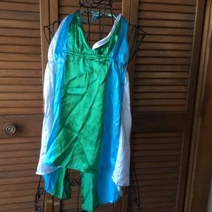 BEBE SIZE M GREEN AQUA & WHITE BACK SPLIT TOP SATIN